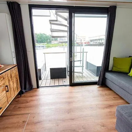 Botel Houseboat On The Dahme, Wildau