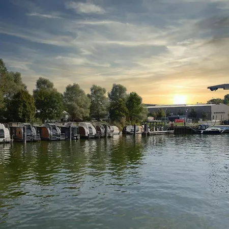 Houseboat On The Dahme, Wildau Botel *