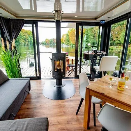 Houseboat On The Dahme, Wildau Botel Koenigs Wusterhausen